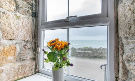 2 Bed in Porthleven 8