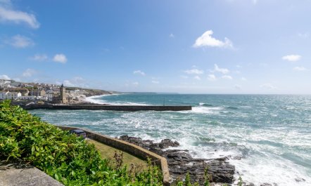 2 Bed in Porthleven 6
