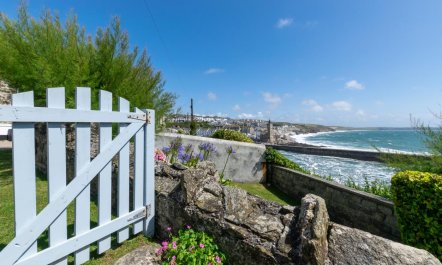 2 Bed in Porthleven 1