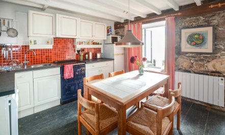 2 Bed in Porthleven 3