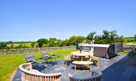 4 Bed in Menai Bridge 7