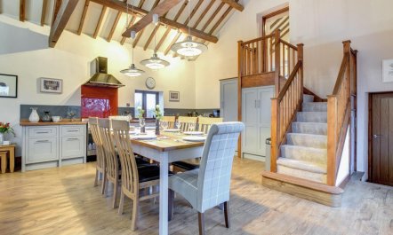 4 Bed in Menai Bridge 4