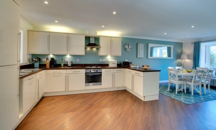 6 Bed in Seahouses 2