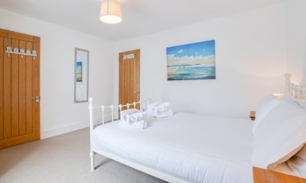 2 Bed in Mousehole 8