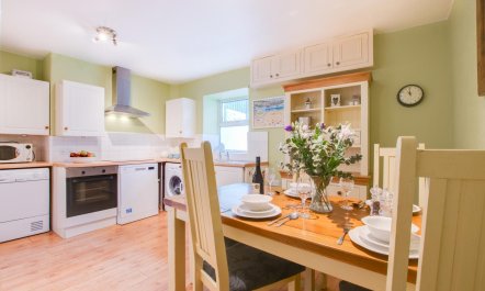 2 Bed in Mousehole 5