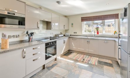 5 Bed in Porthleven 2