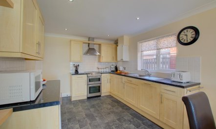 4 Bed in Bacton 6