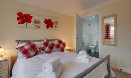 4 Bed in Bacton 7
