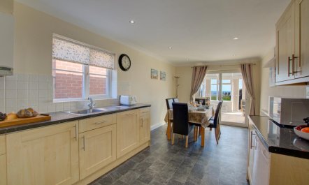 4 Bed in Bacton 5