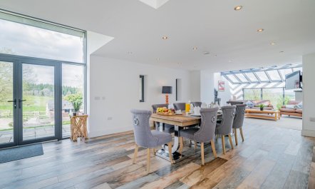 3 Bed in Llanbadoc 4