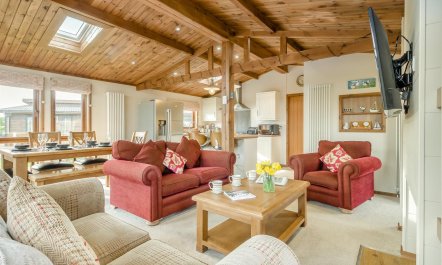 3 Bed in Whitby 1