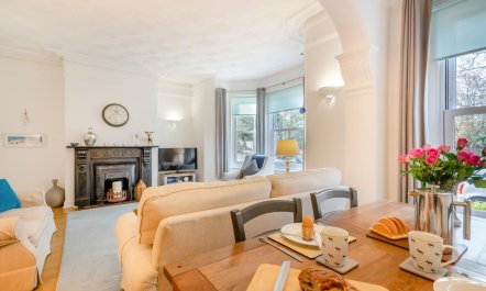 1 Bed in Overstrand 5