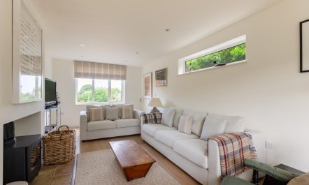 6 Bed in Salthouse 1