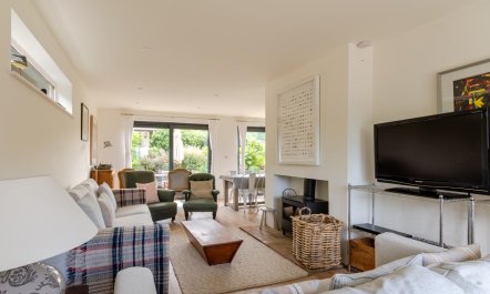 6 Bed in Salthouse 2