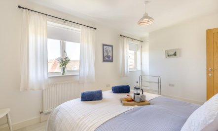 4 Bed in Salthouse 9