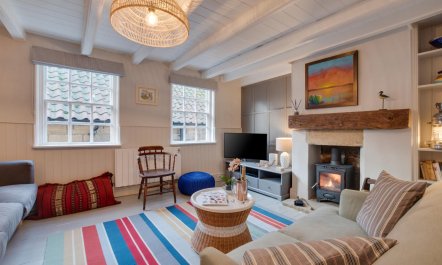 3 Bed in Robin Hoods Bay 1