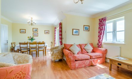 4 Bed in Port Eynon 0
