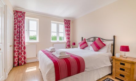 4 Bed in Port Eynon 2