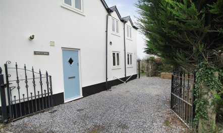 4 Bed in Gower 0