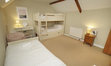 4 Bed in Gower 9