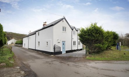 4 Bed in Gower 0