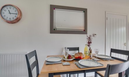 2 Bed in Bladbean 6