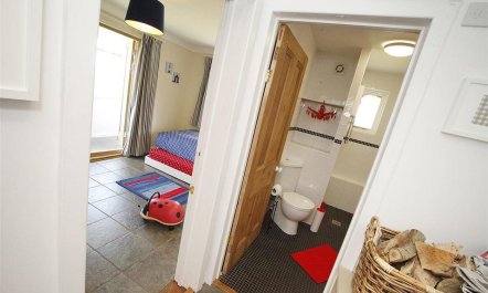 2 Bed in Gower 8