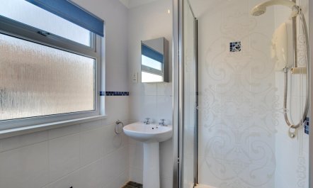 5 Bed in Limeslade 9