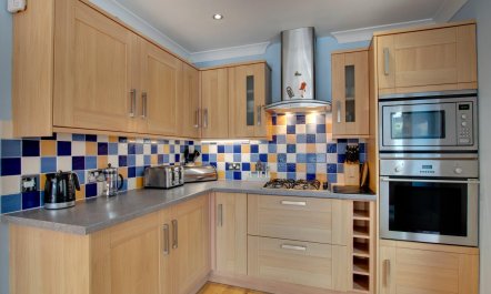 5 Bed in Limeslade 3