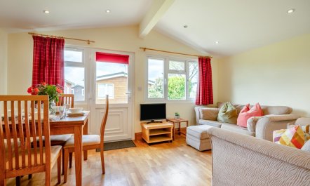 2 Bed in St. Merryn 2