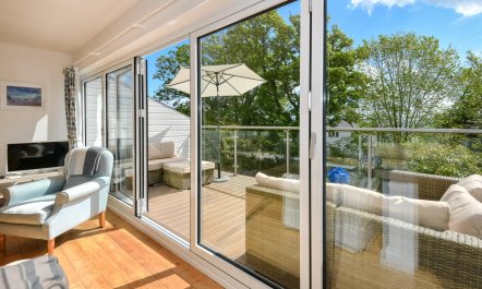 2 Bed in Llanbedrog 1