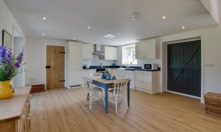 2 Bed in Sudbourne 7