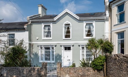 5 Bed in Torquay