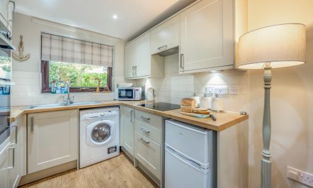 2 Bed in Weybourne 4