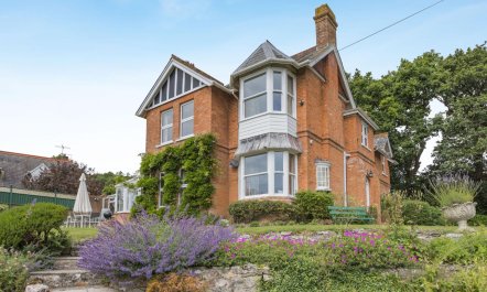 7 Bed in Colyton
