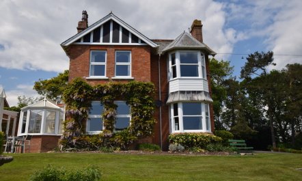 7 Bed in Colyton