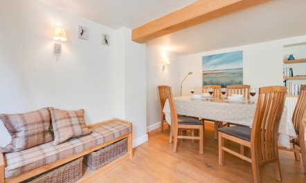2 Bed in Blakeney 5