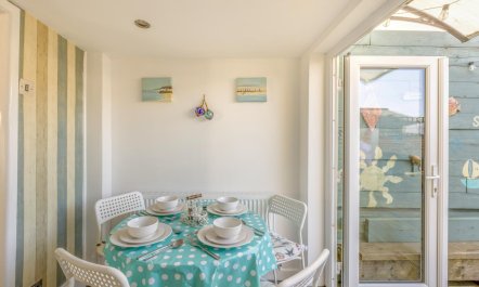 2 Bed in Weymouth 6