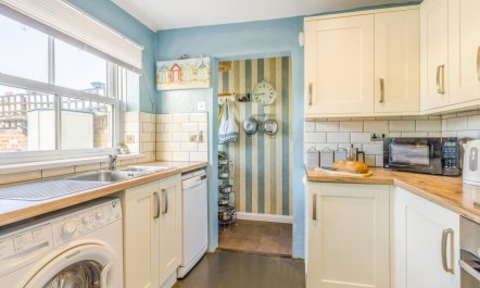 2 Bed in Weymouth 9