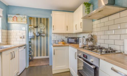2 Bed in Weymouth 3