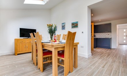 3 Bed in Llanfynydd 4