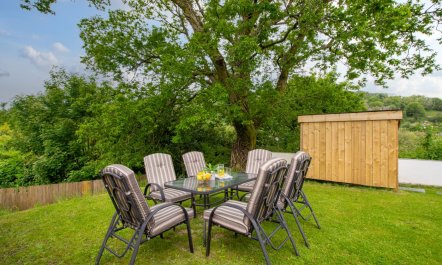 3 Bed in Llanfynydd 2