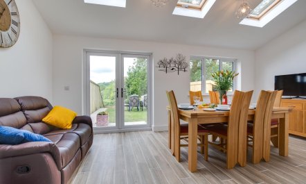 3 Bed in Llanfynydd 3