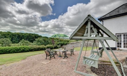 2 Bed in Rose Ash 4