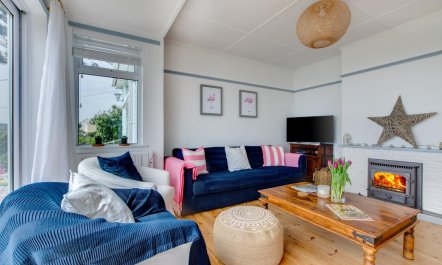 4 Bed in Praa Sands 2
