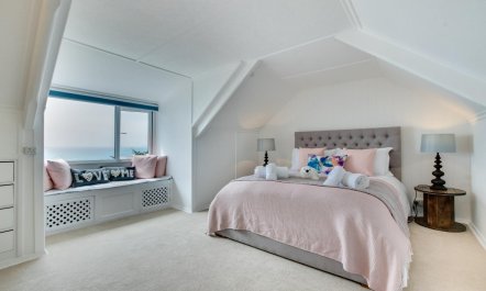 4 Bed in Praa Sands 3