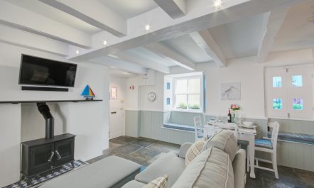 2 Bed in West Looe 8