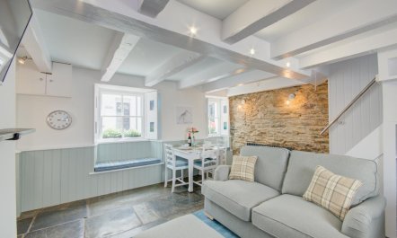 2 Bed in West Looe 3