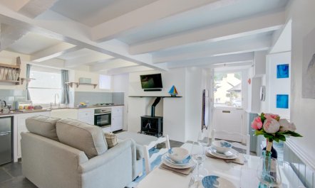 2 Bed in West Looe 6