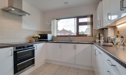 2 Bed in Brixham 3